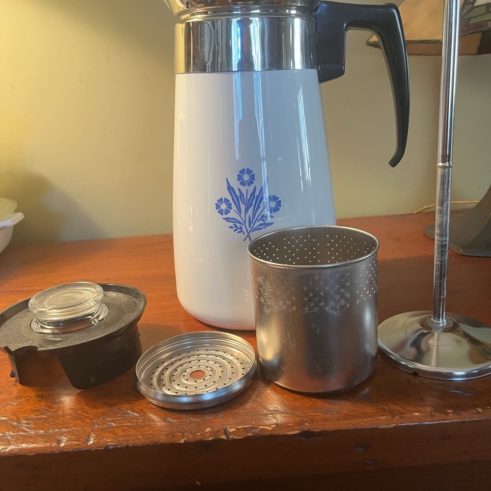 Vintage Corning Ware Cornflower 9 cup coffee pot